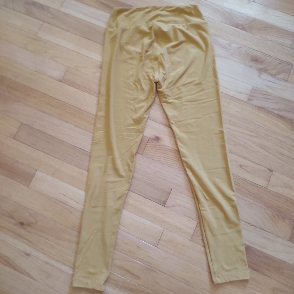 LuLaRoe Golden Yellow Solid One Size (2-10) Leggings NWOT